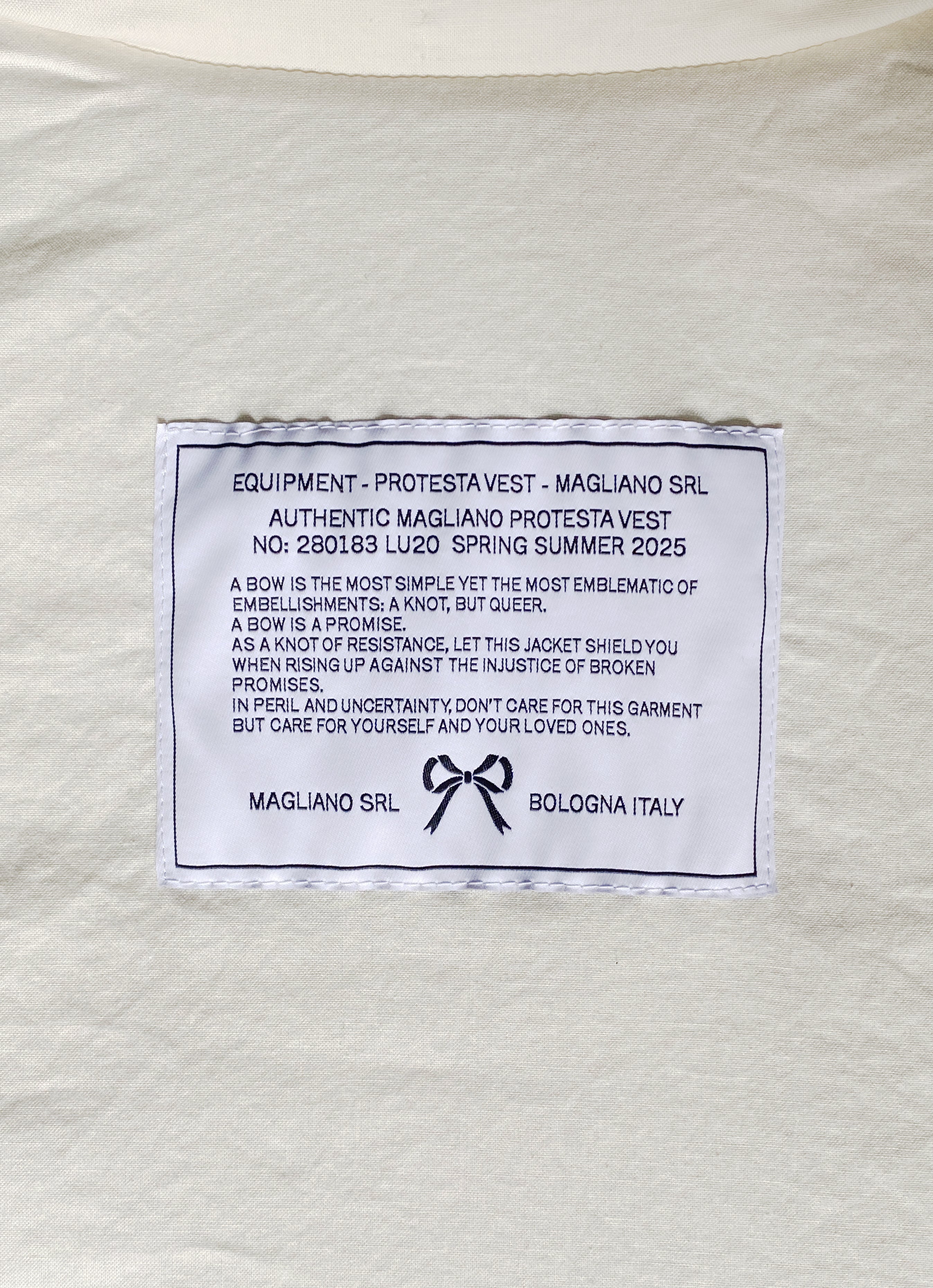 Protesta Vest White
